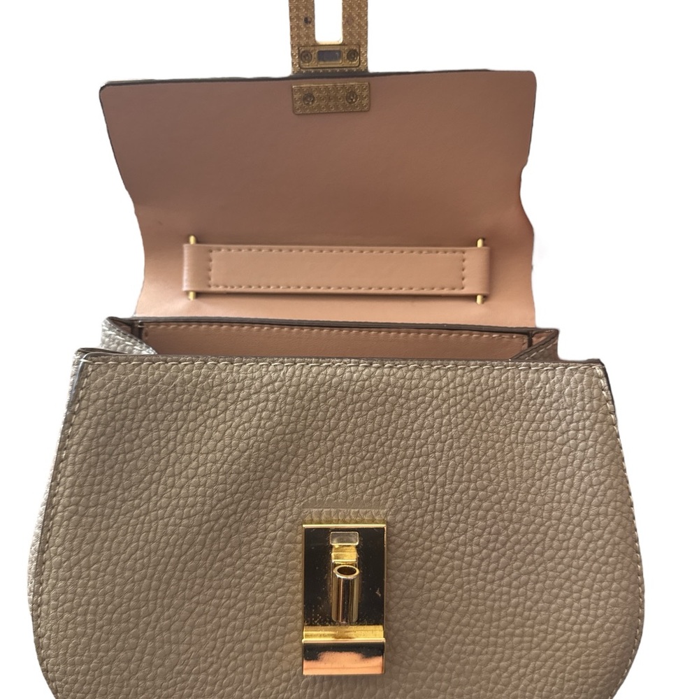 LACATTURA Lige Taupe Leather Crossbody - Picture 3 of 9
